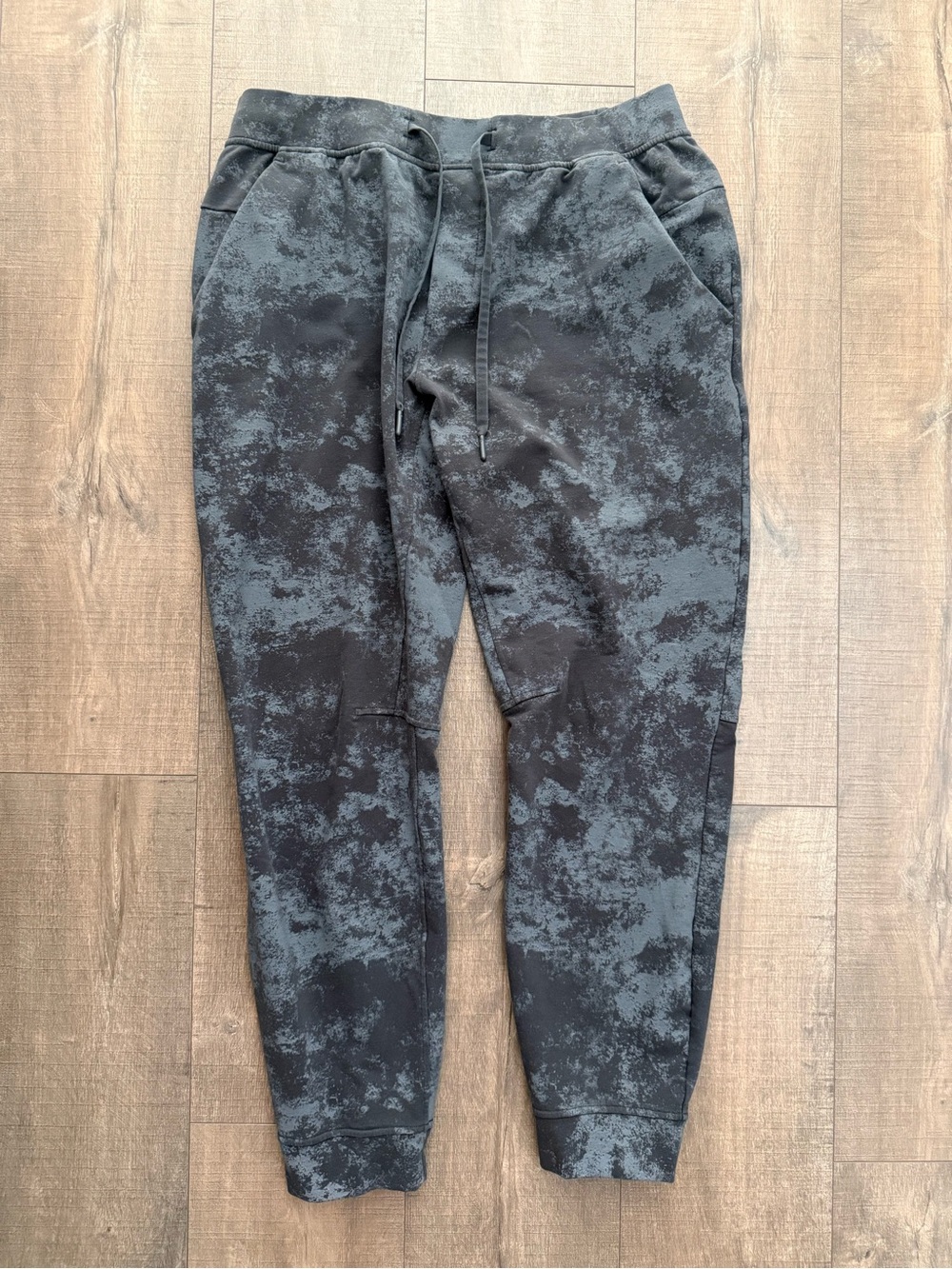 Lululemon men’s joggers